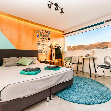 Lucy In The Sky With Diamonds Apartment Kalamata Bagian luar foto