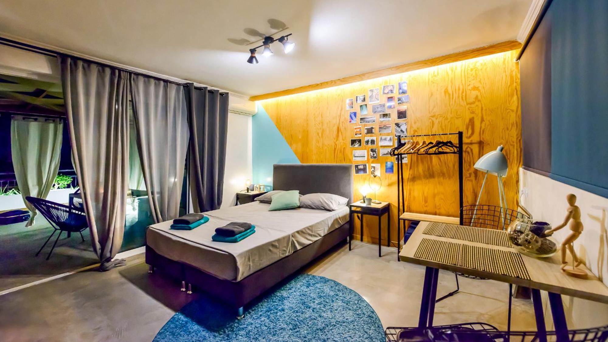 Lucy In The Sky With Diamonds Apartment Kalamata Bagian luar foto