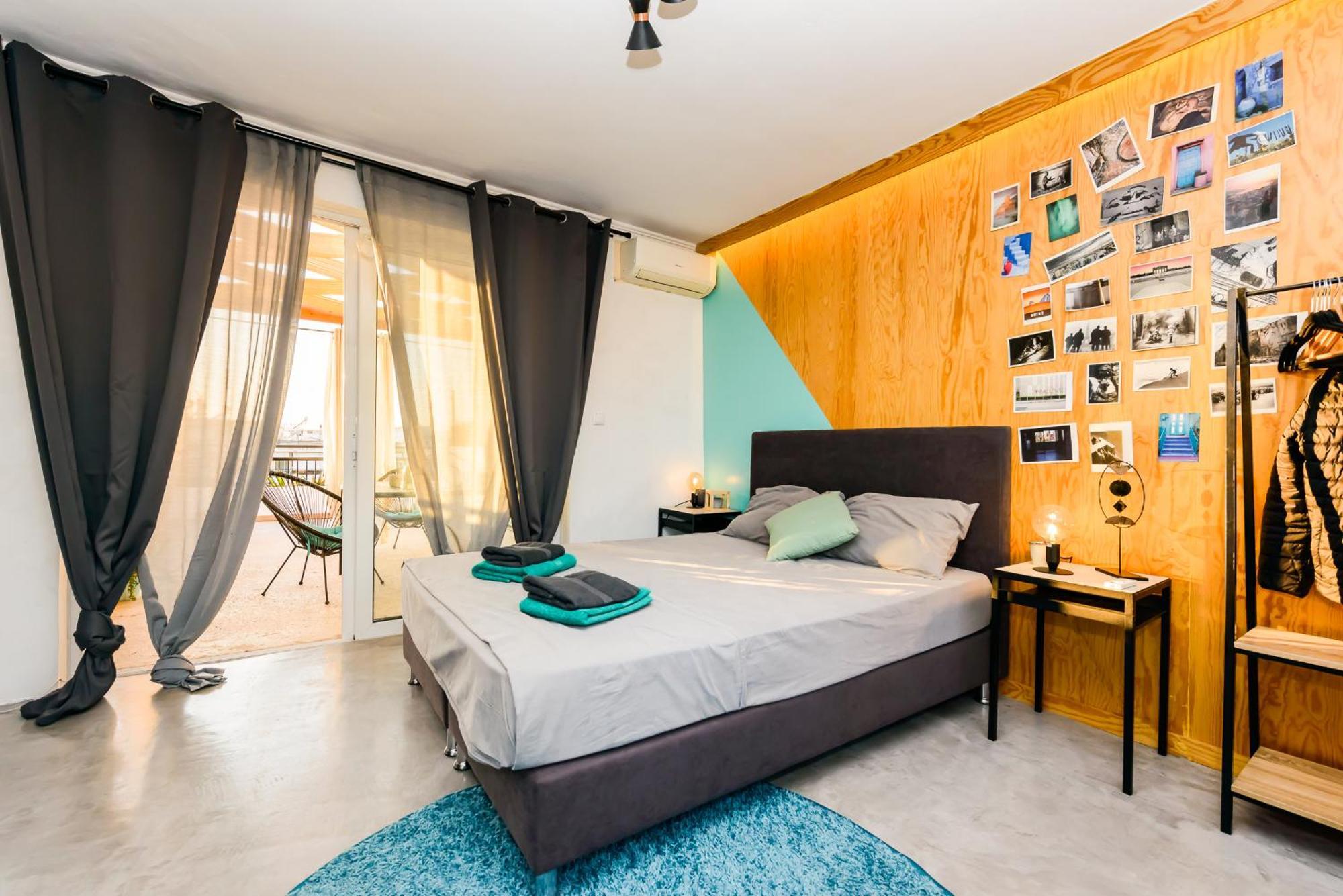 Lucy In The Sky With Diamonds Apartment Kalamata Bagian luar foto