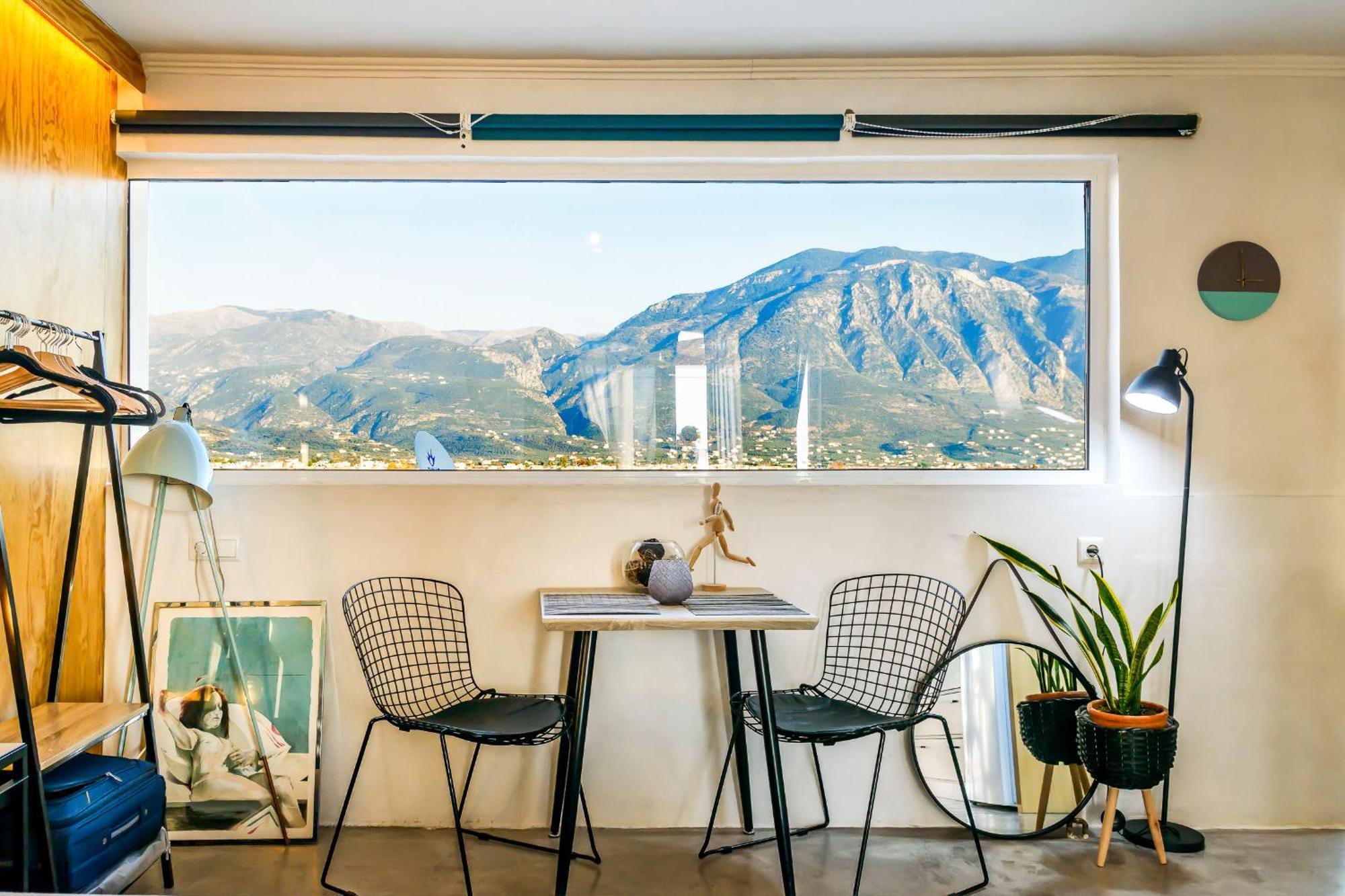 Lucy In The Sky With Diamonds Apartment Kalamata Bagian luar foto