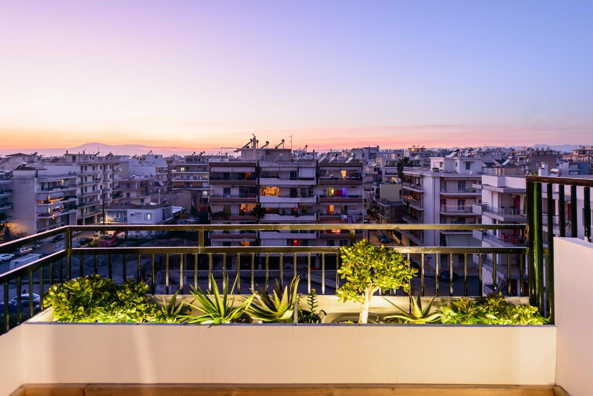 Lucy In The Sky With Diamonds Apartment Kalamata Bagian luar foto